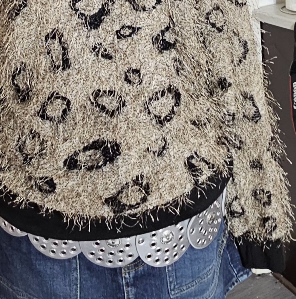 Papaya Shaggy Faux Fur Leopard Print Sweater Top - Size L - Picture 4 of 10